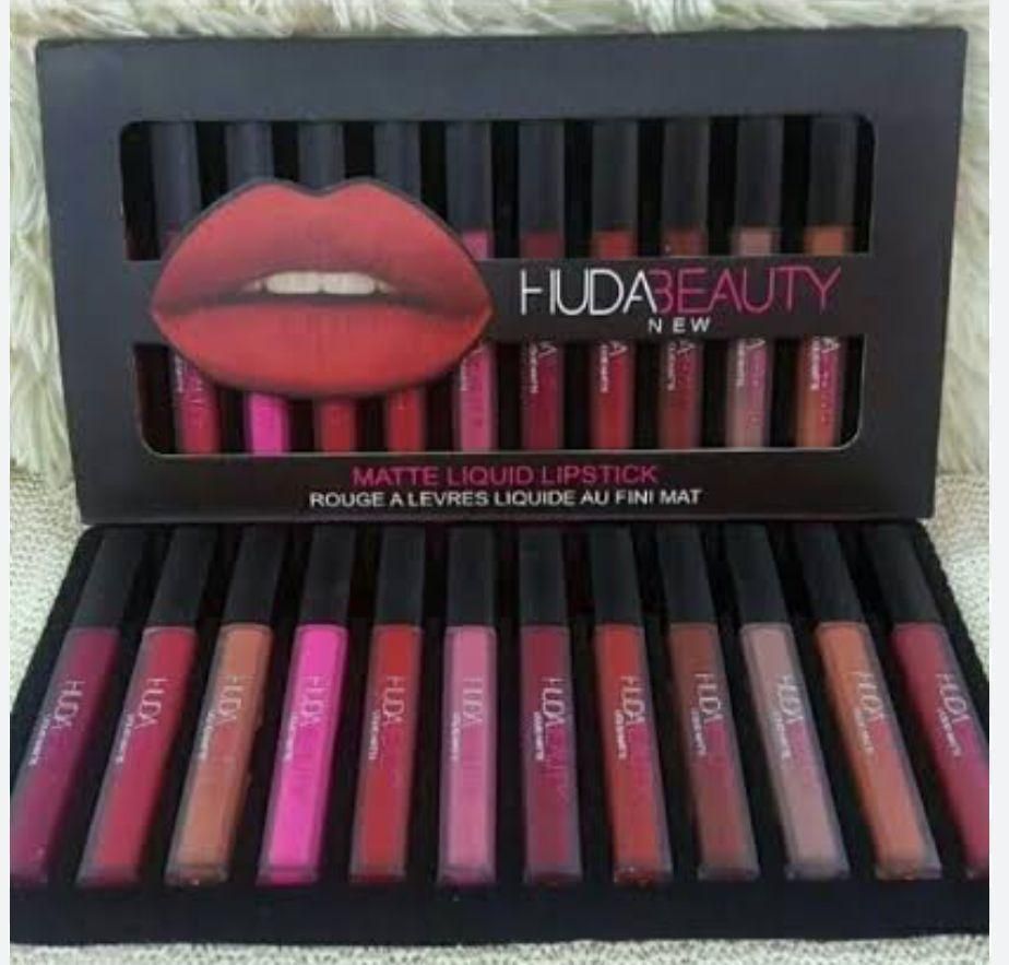 Imported Lipstick combo pack with Eye Liner